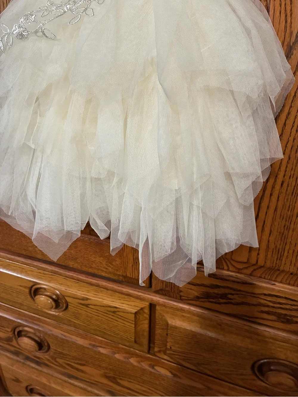 2Bunnies Girls 4T White Lace & Ivory Tulle Floral Appliqué Boho Dress